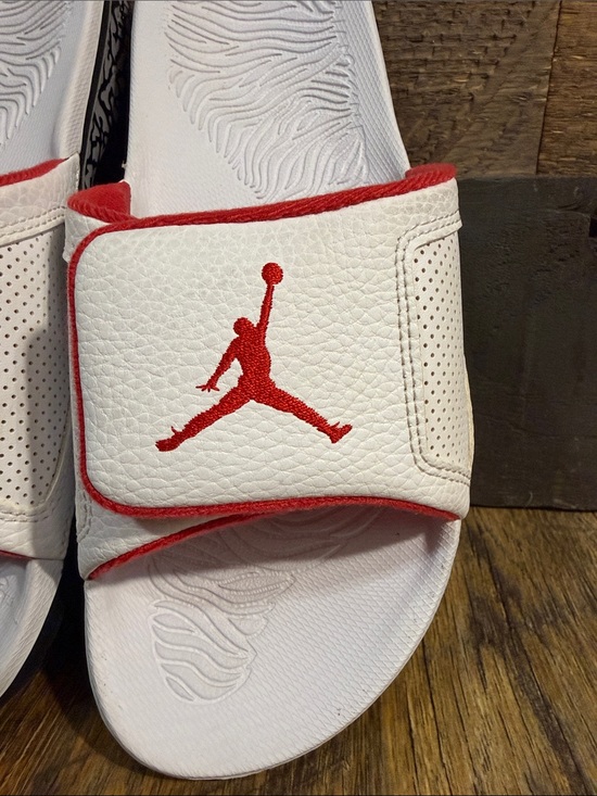 Jordan Hydro 5 Retro Slides White Fire Red Men’s US 9 Sandals 854556-103 main image 4